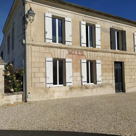 Gite Modes Et Cafe Epargnes Exterior foto